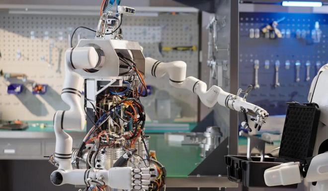 中国科学院自动化研究所Q系列人形机器人系统的研发与人工智能的融合